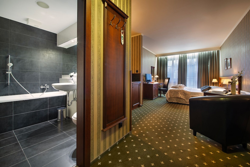Superior Triple Room photo 3