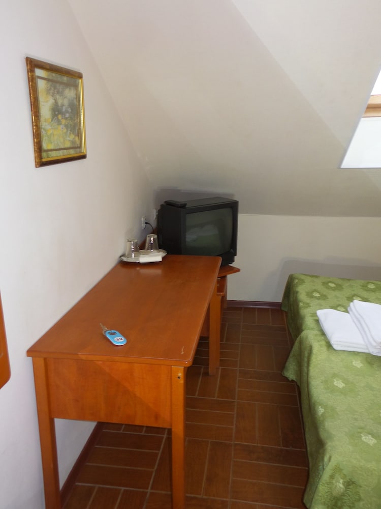 Economy Double or Twin Room photo 2