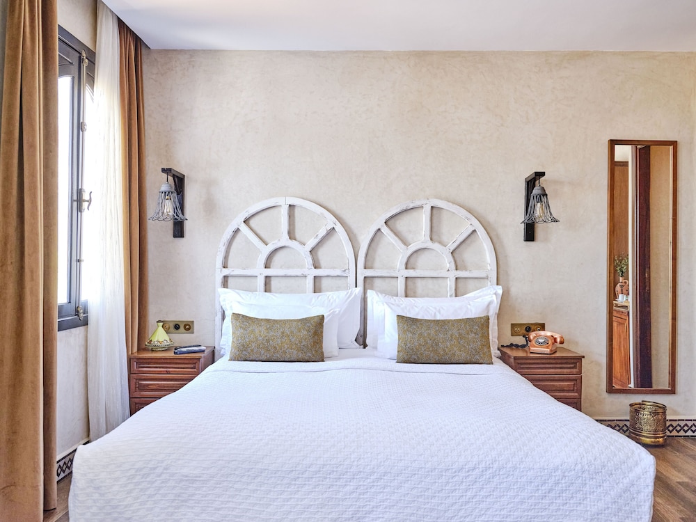 ADELAIDE ROOM