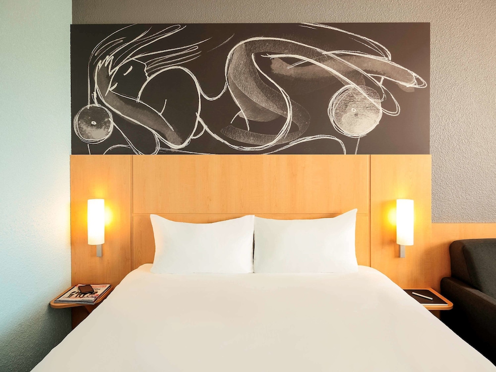 Standard Room, 1 Double Bed with Sofa bed - Photo 11