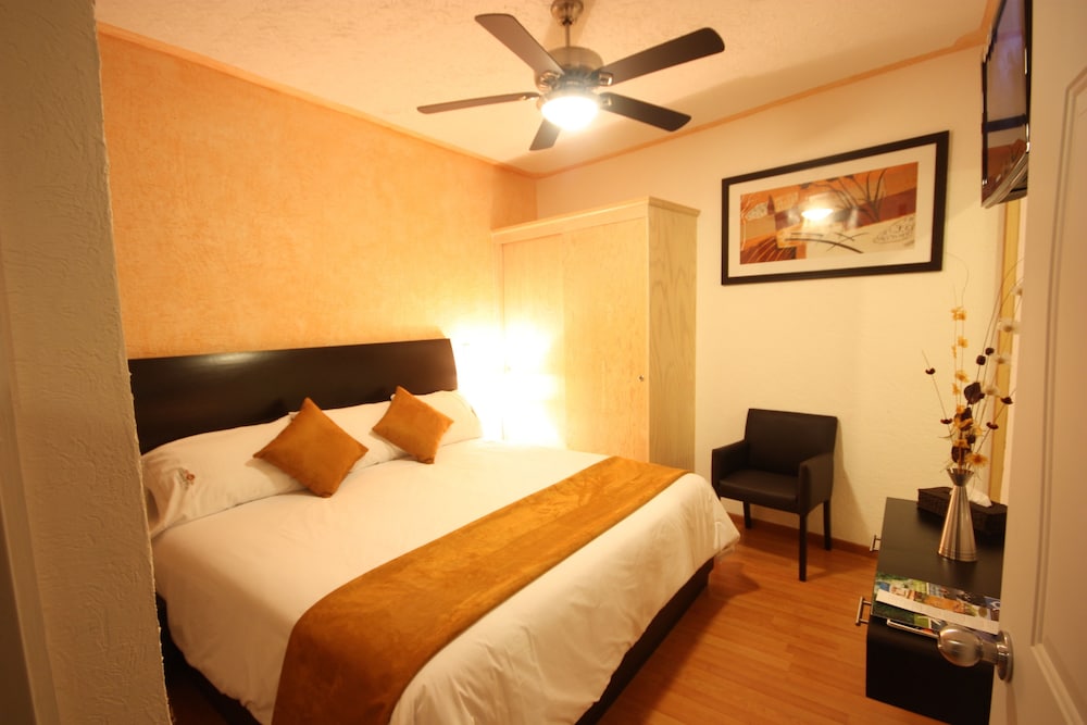 Standard Suite, 1 King Bed