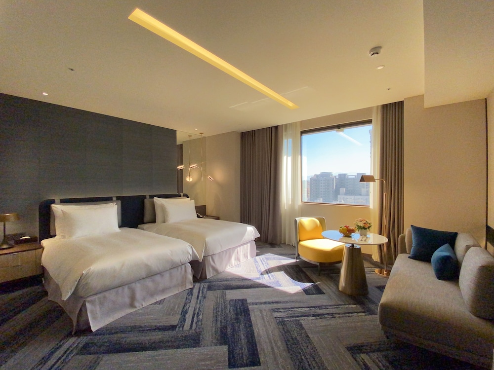 Executive Room (Twin Beds)(11F-15F) - Photo 1