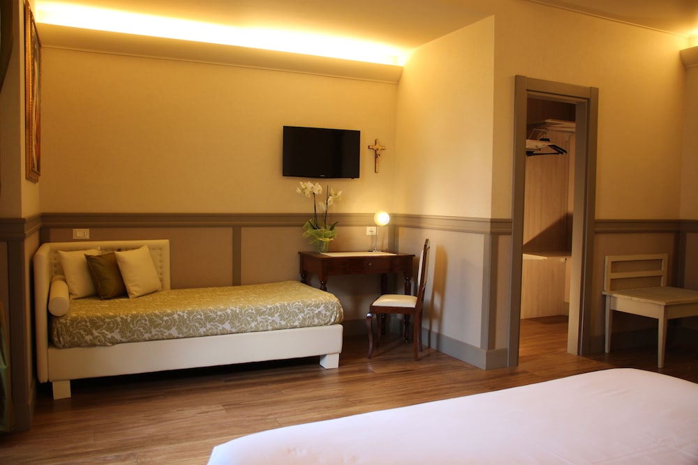 Family Superior, Triple Room photo 2