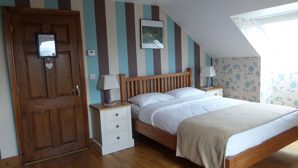 Twin Room, Ensuite photo 3