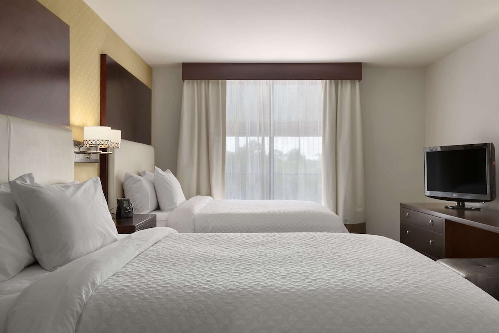 Two room suite two queens - Photo 1