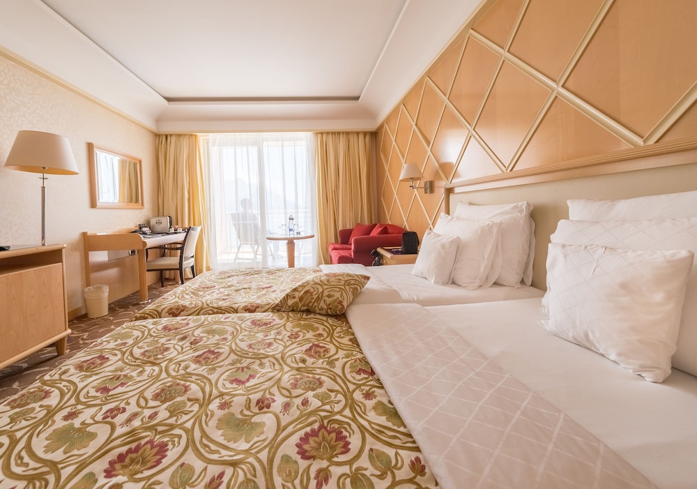 Superior Double or Twin Room, Balcony, Pool View - Photo 2