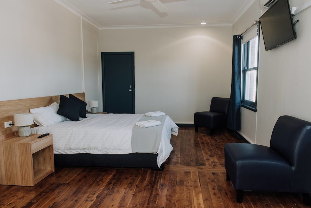 Double Room, Shared Bathroom photo 3