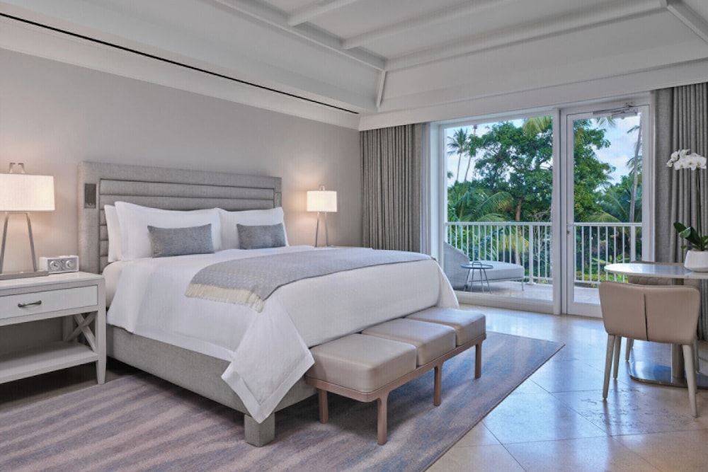 Room, 1 King Bed, Garden View (Balcony) - Photo 1
