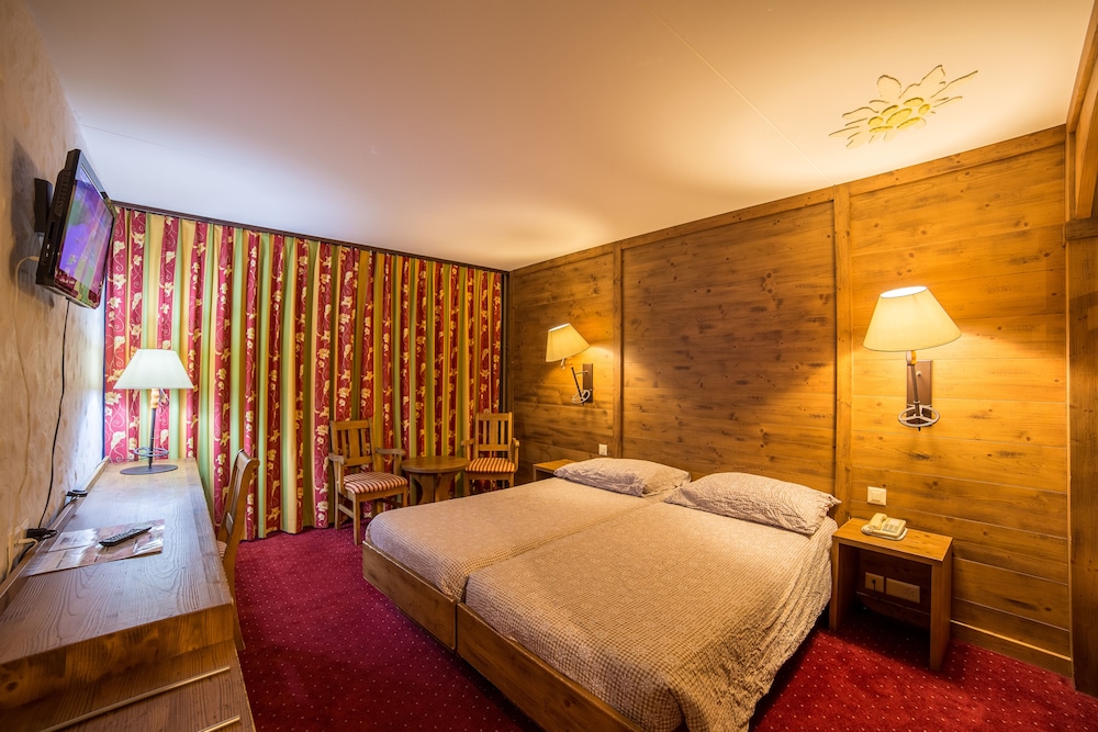 Double Room (South) photo 2