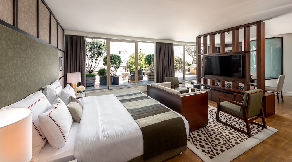 The Boulevard Suite