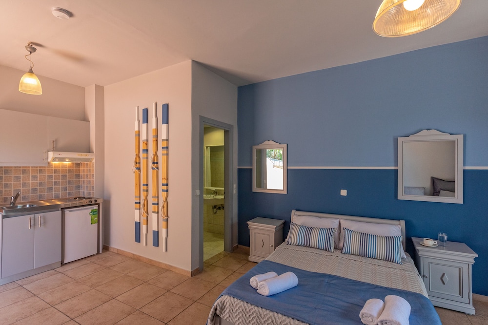 Deluxe Triple Room, Garden View photo 1