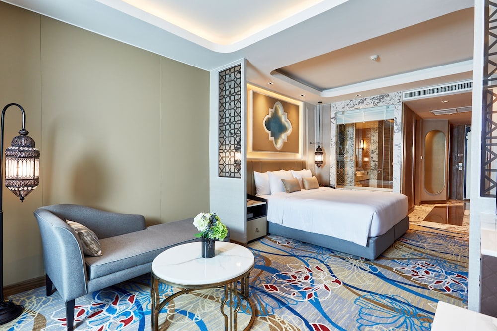 Deluxe Suite King Deluxe Suite King