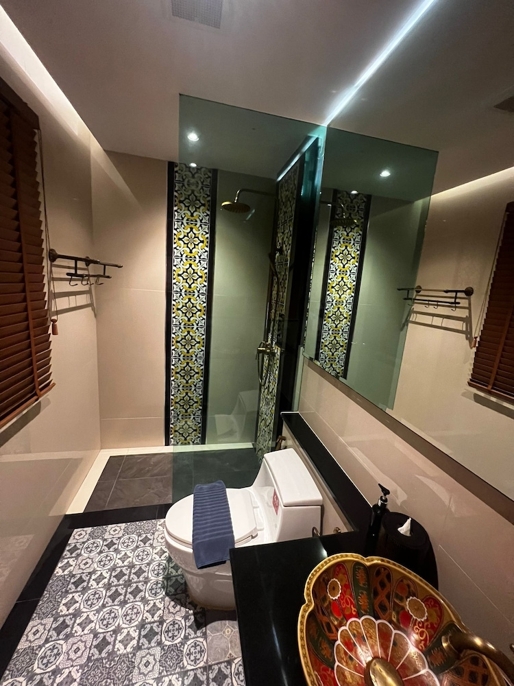 Deluxe Double Room - Photo 11