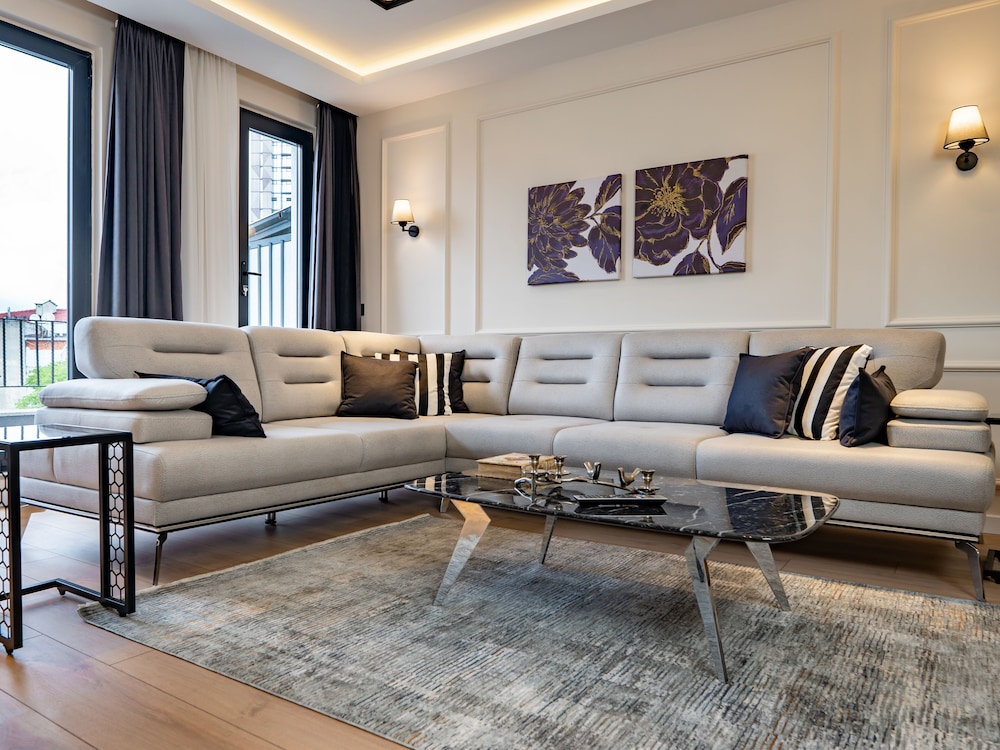Executive Suite, 3 Bedrooms, Balcony photo 1