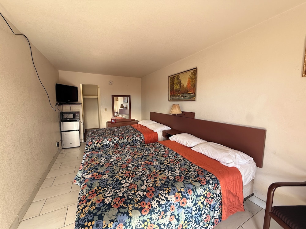 Room, 2 Queen Beds, Non Smoking