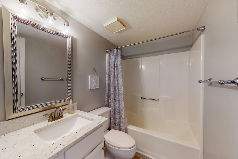 Family Condo, 3 Bedrooms, Balcony, Beach View photo 2