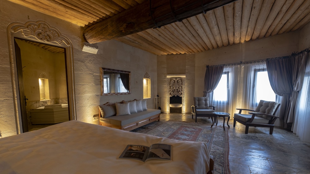 King Suite with/without Balcony photo 2