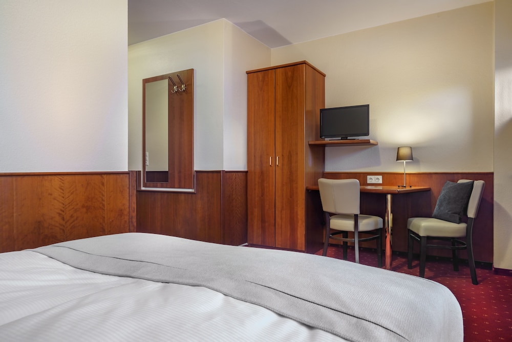 Economy Double Room photo 2