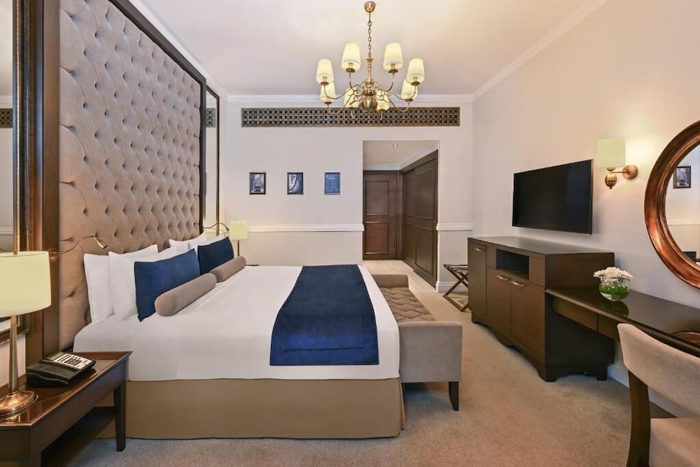 Deluxe Room - Private Beach, Infinity Pool, Lazy River & Kids Club Access