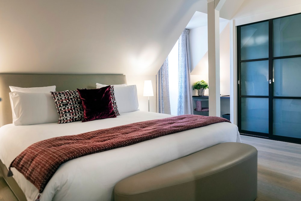 Suite Signature - Photo 1