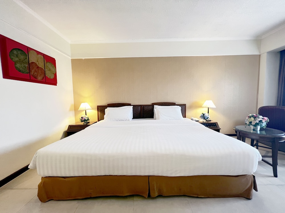 Superior Room, 1 King Bed - Photo 3