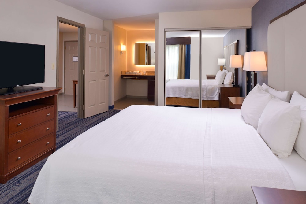 Master Suite, One King Bed, Non-Smoking - Photo 2