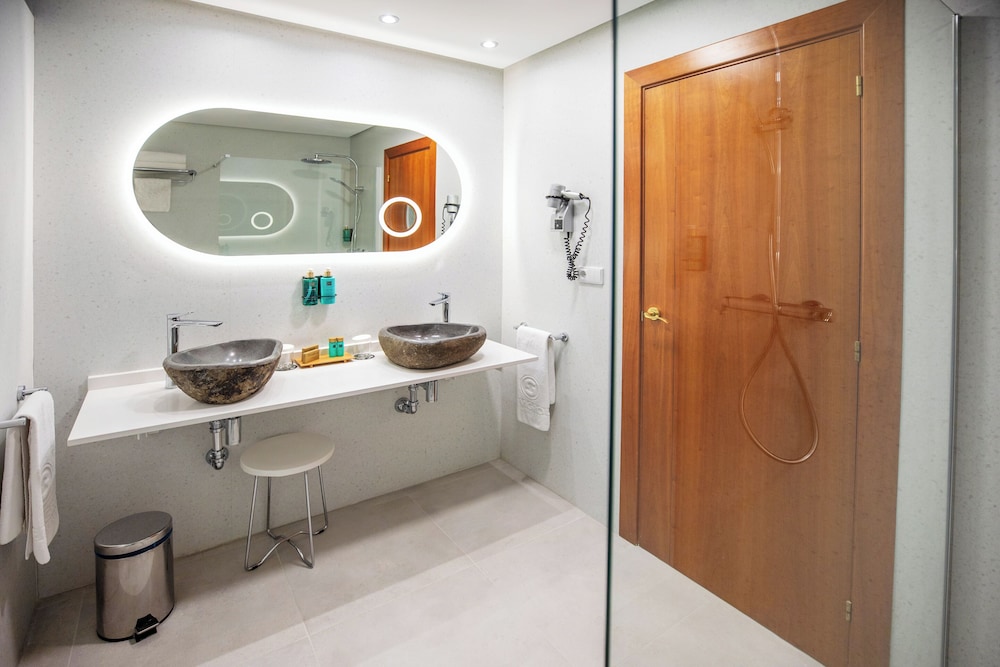 Double Room Single Use, Terrace, Partial Ocean View (Art Deco) photo 3