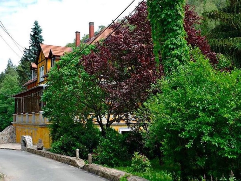 Villa photo 2