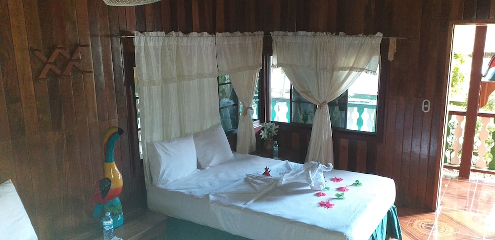 Triple Room, Multiple Beds photo 1