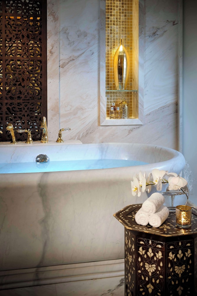 Palace Royal Suite - includes Host Service, Afternoon Tea, Evening Drinks, DRIFT Beach Club Access
