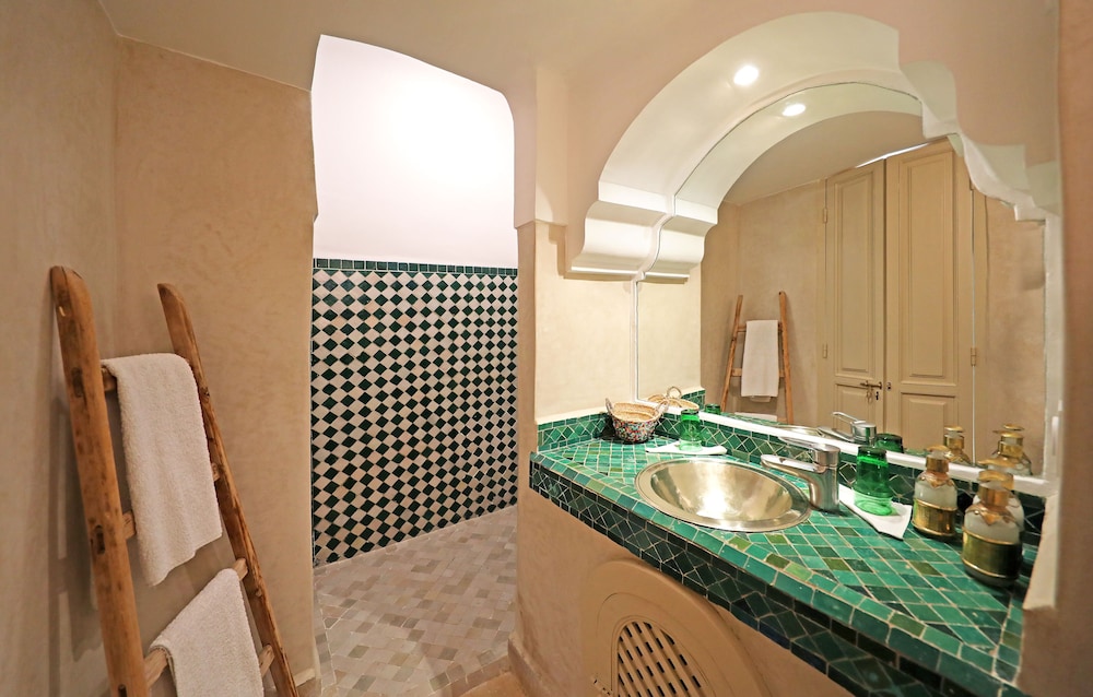 Standard Double Room - Photo 5