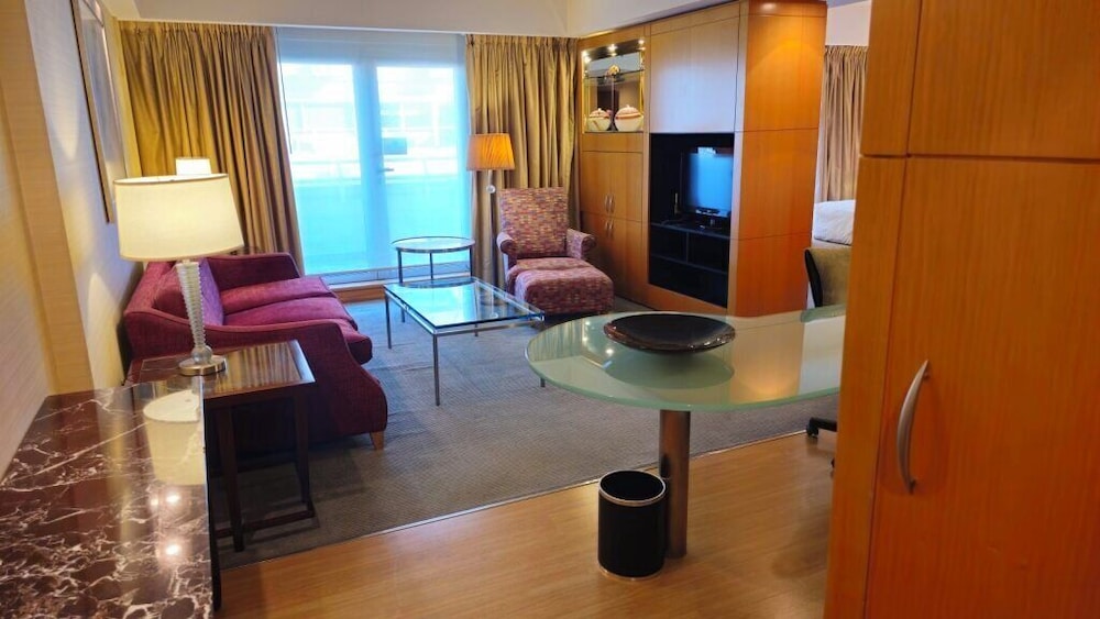 Suite, 1 King Bed, Balcony