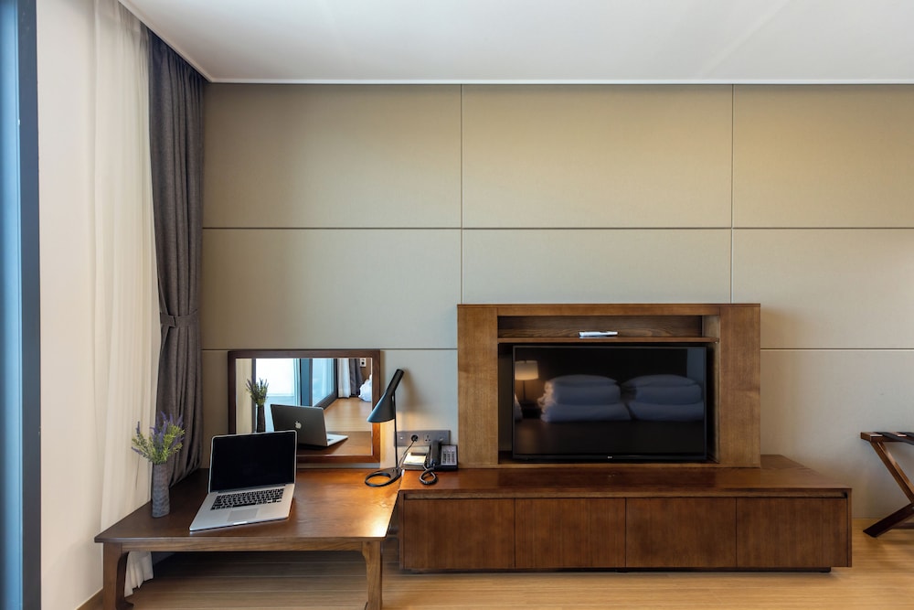 Deluxe Ondol (Side Ocean View), No Bed - Photo 3