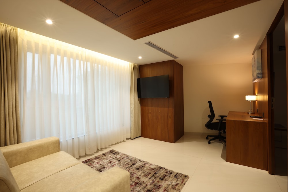 Junior Studio Suite - Photo 1