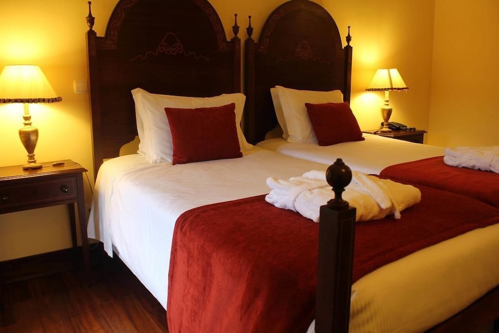Twin Room with Extra Bed photo 3