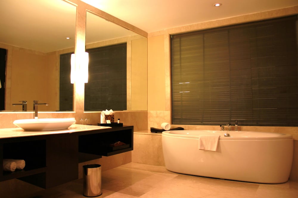 Room, 1 King Bed (Grand Luxury) - Photo 7