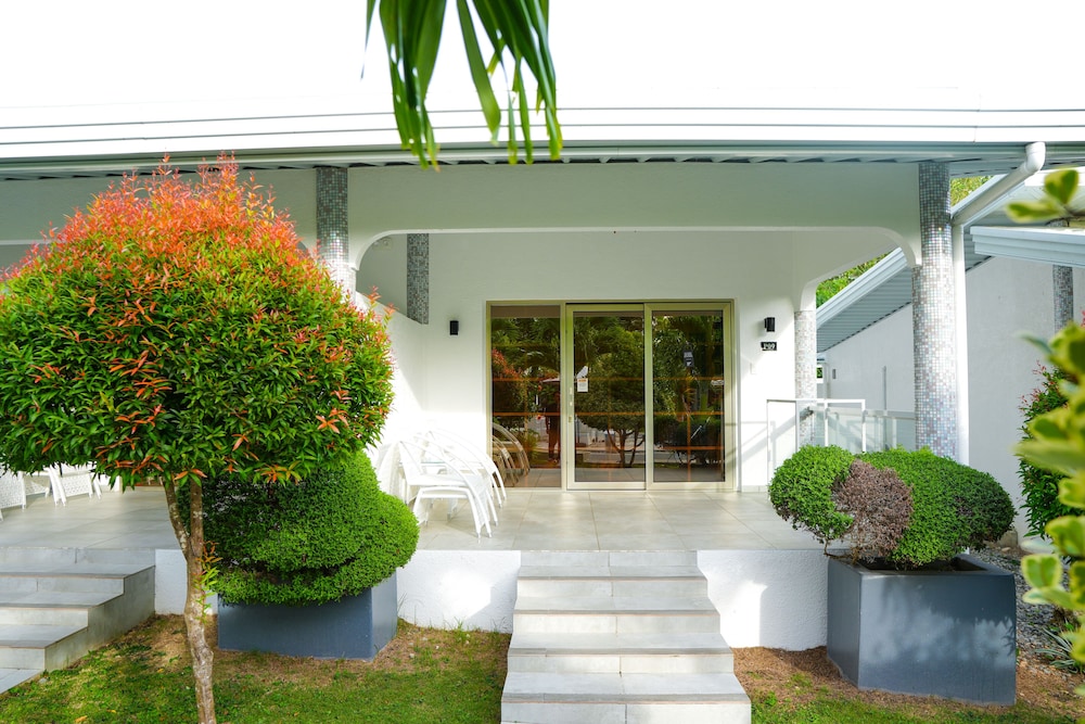 Laguna with Pool Access - Photo 10