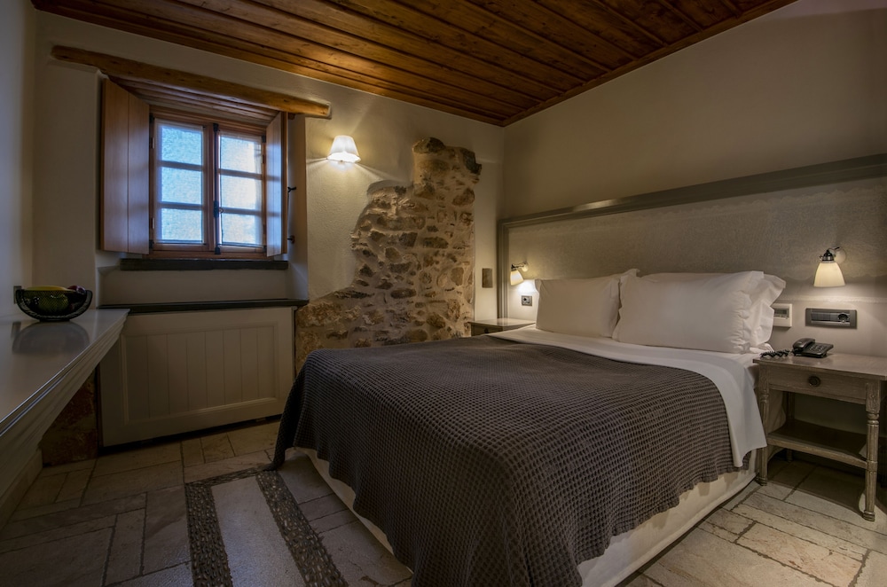 Manor Room