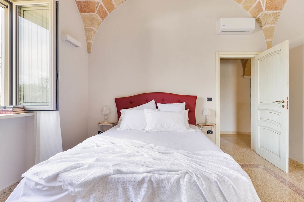 Classic Villa, 3 Bedrooms photo 3