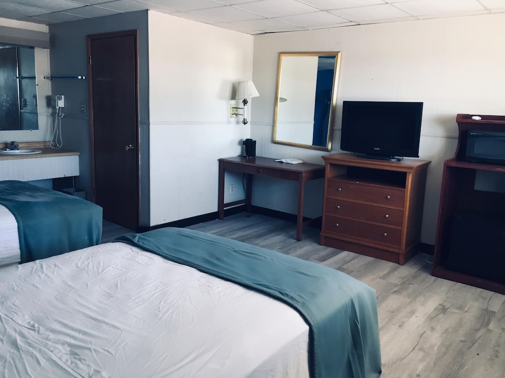 Standard Room, 1 Queen Bed, Smoking photo 1
