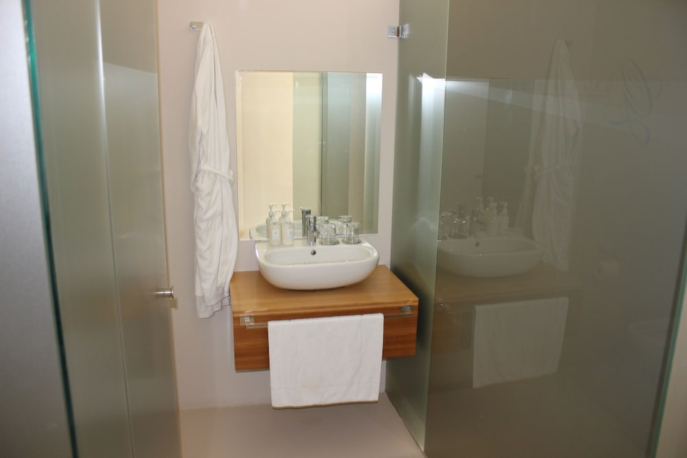 Petit Garden level Room photo 3