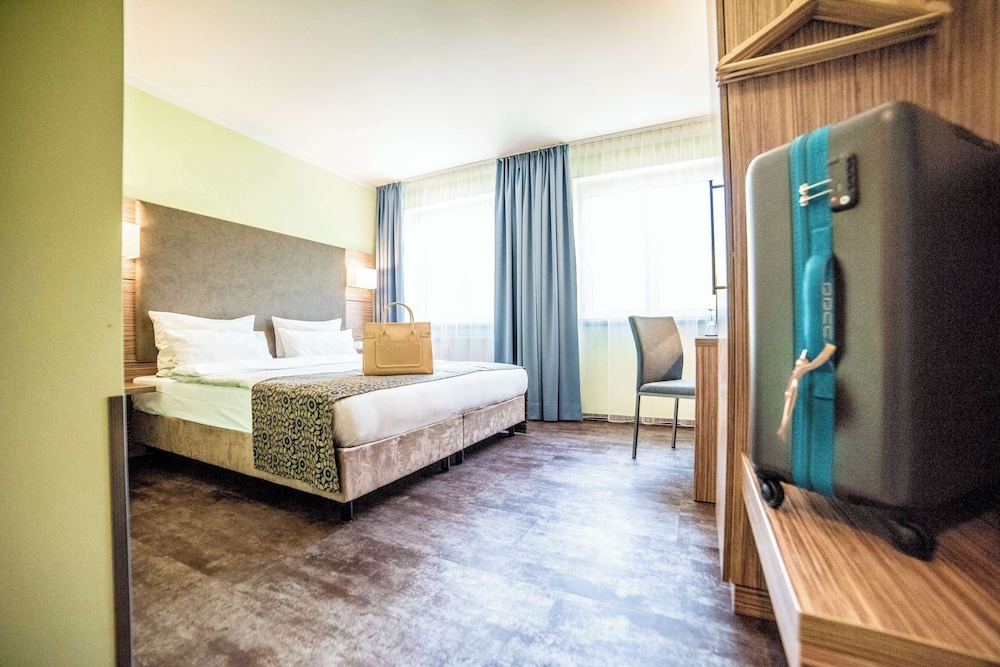 Business Room, 2 Twin Beds - Photo 1