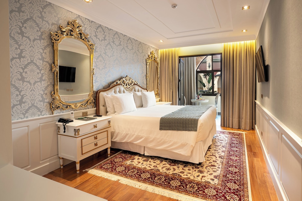 King Suite with Spa Bath