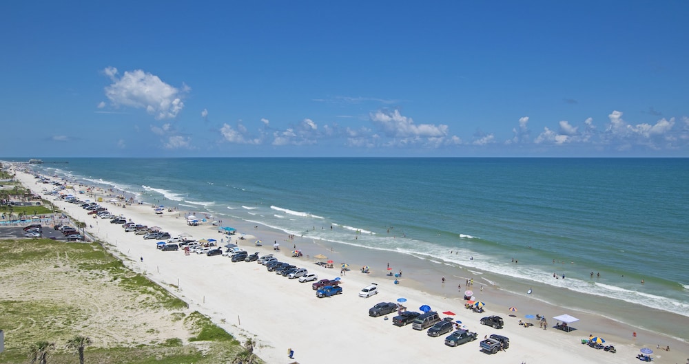 Standard Room, 2 Queen Beds, Kitchen, Partial Ocean View - Photo 11