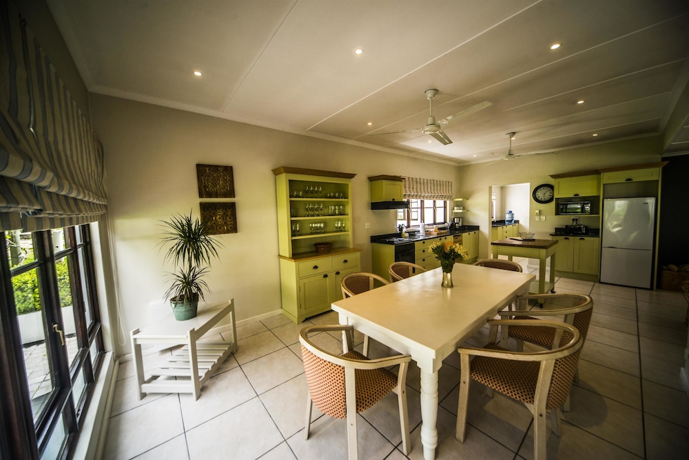 Family Cottage, 3 Bedrooms, Valley View, Mountainside photo 3
