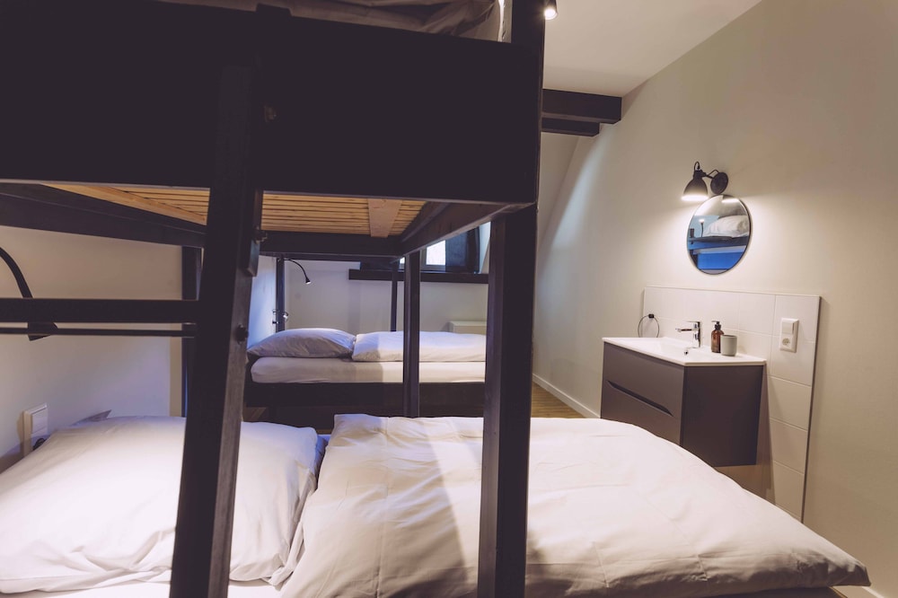 Quadruple Room, Shared Bathroom photo 3