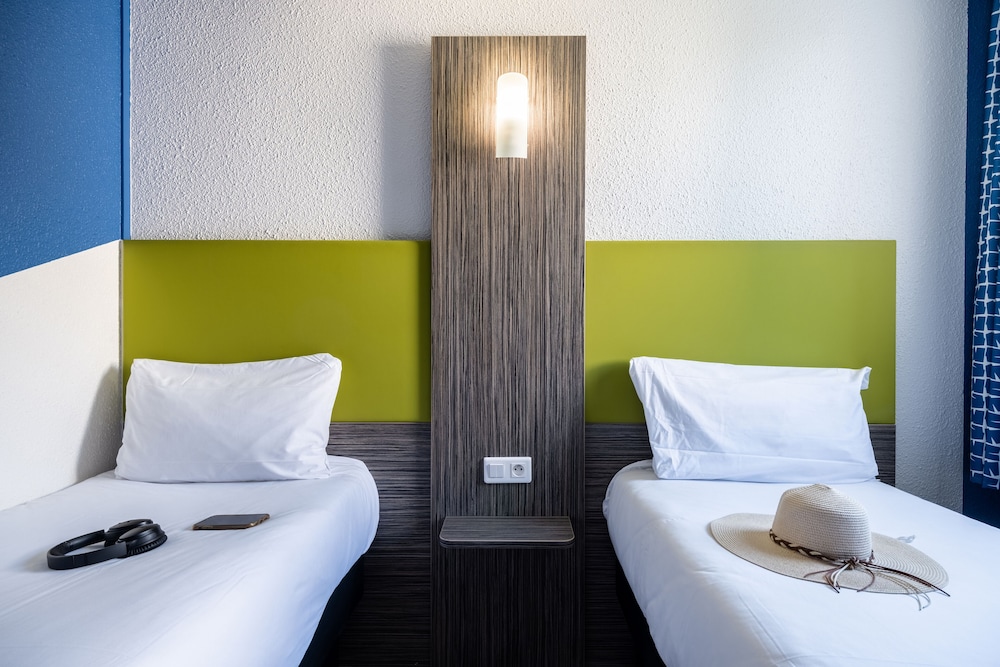 Room, 2 Twin Beds (Pop) - Photo 1