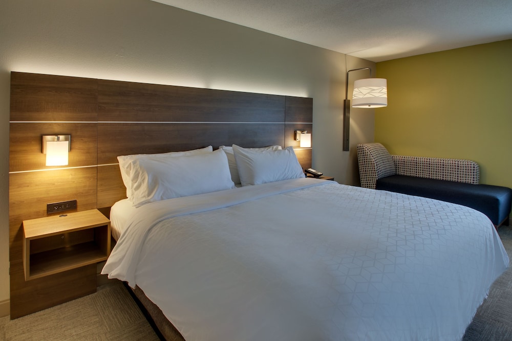 Standard Room, 1 King Bed, Accessible (Communications) - Photo 1