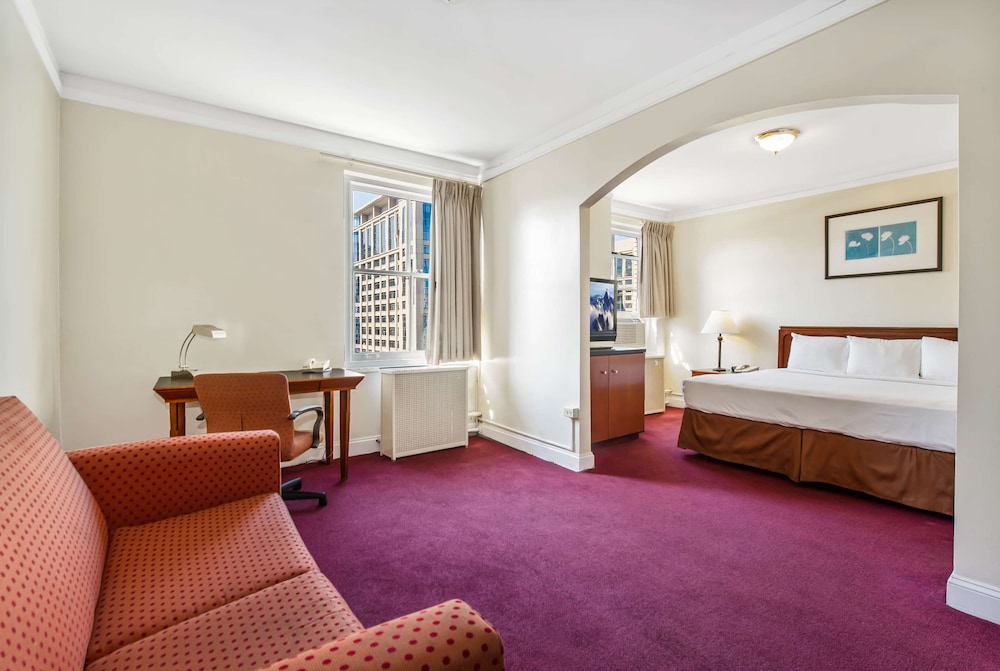 Studio Suite, 1 King Bed with Sofa bed, Non Smoking - Photo 1