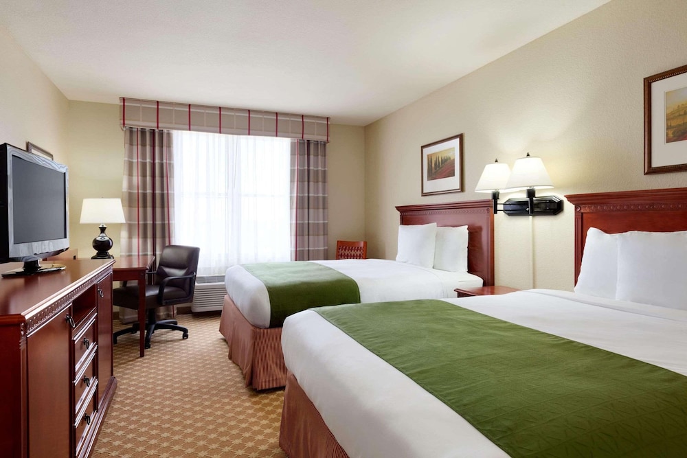 Room, 2 Queen Beds, Accessible, Non Smoking - Photo 1